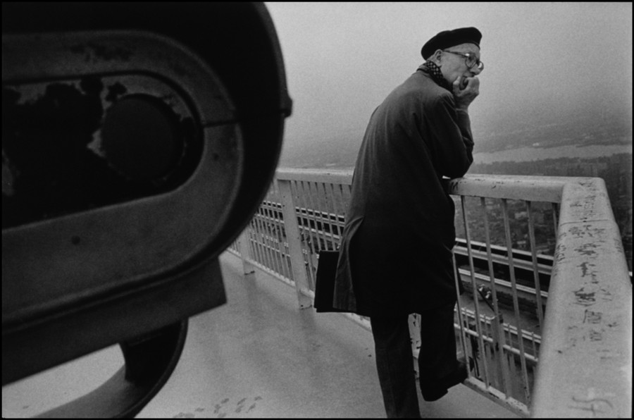 Man, observation deck. WTC : Structured Moments : SUSAN MAY TELL: Photographs of Space, Silence & Solitude